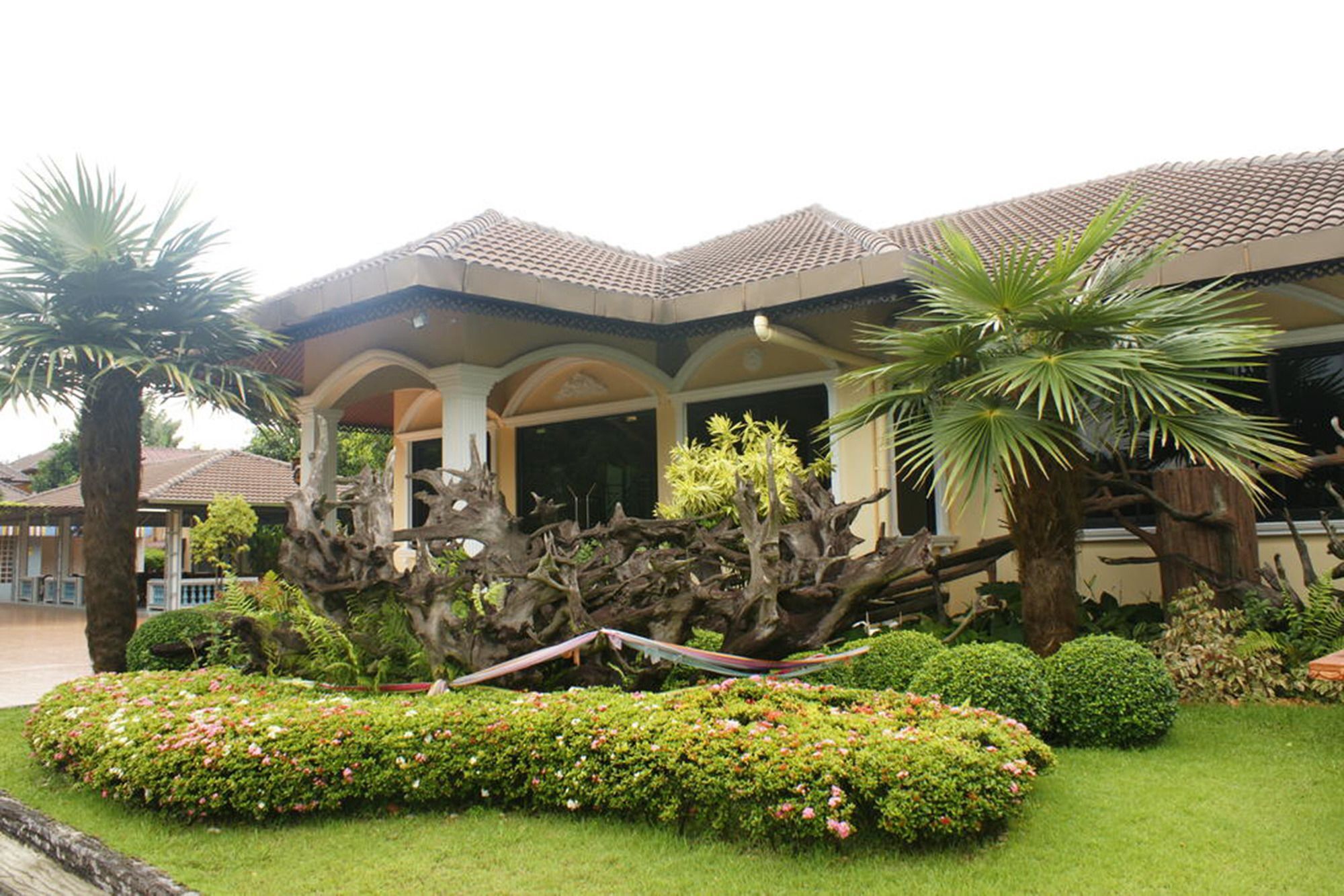 Juntra Resort And Hotel Nakhon Nayok Exterior photo